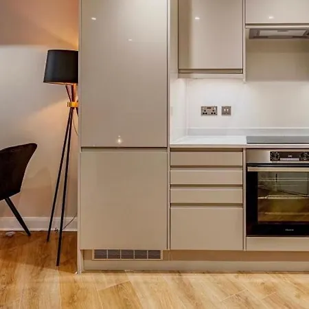 Chic 1 Bed Apartment, Centre * Leeds (West Yorkshire)